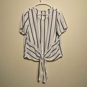 LAST DAY TO BUY! Tie-front black and white top